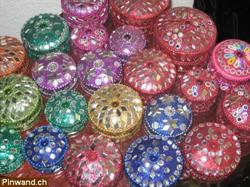 Bild 2: Geschenkideen, Indian Handicraft: Kleider, Schmuck, Dosen, Souvenirs...