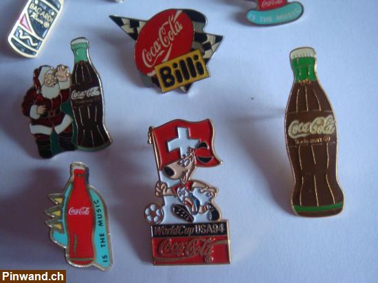 Bild 3: Coca Cola Pins (8 Stk.)
