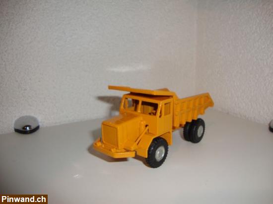 Bild 1: Joal Euclid Dumper Truck gelb aus Metall, Massstab 1:64