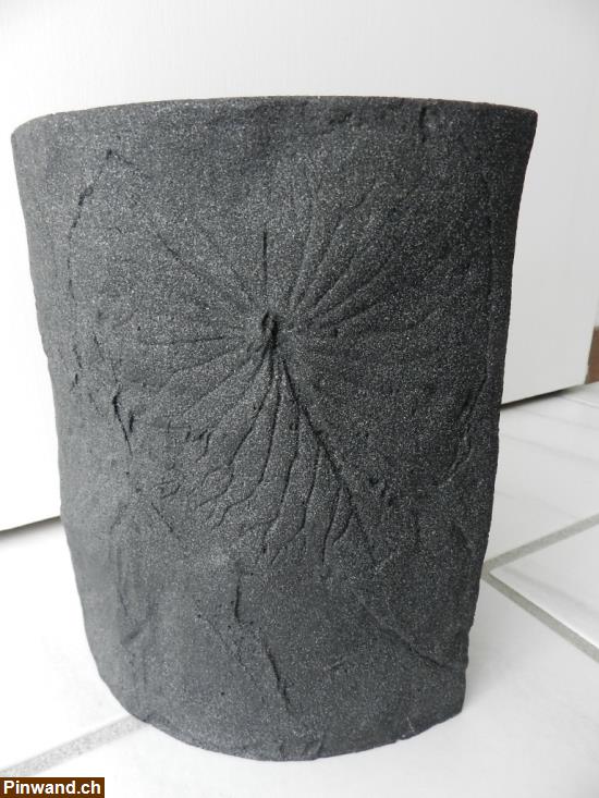 Bild 1: Vase Blumenvase halbrund Keramik Blumenmotiv Handarbeit