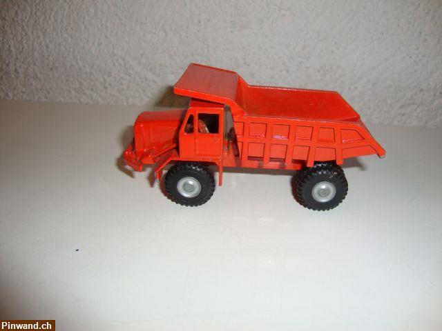 Bild 3: Joal Euclid Dumper Truck im Massstab 1:64 aus Metall