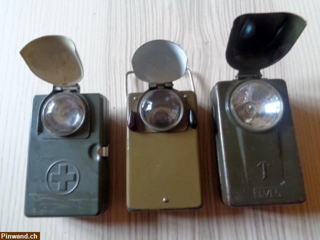 Bild 3: Militärtaschenlampen, sehr alt, verschiedene Modelle (3 Stk.)