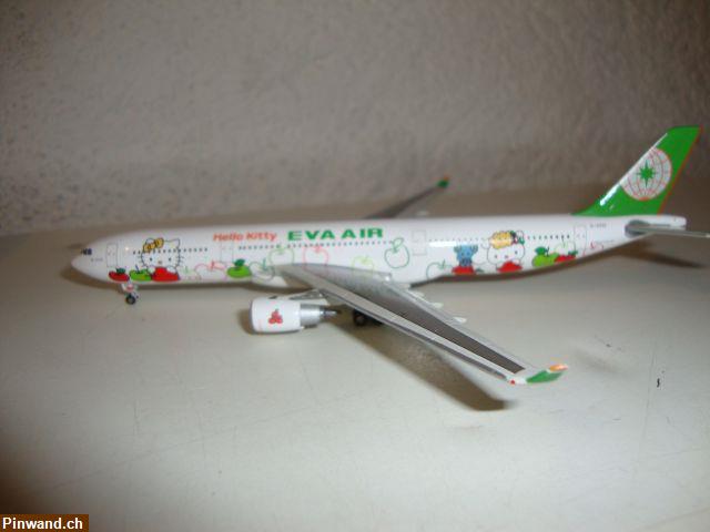 Bild 5: Hello Kitty Boeing  A330-300 zu verkaufen