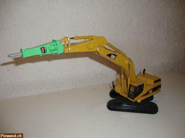 Bild 2: Caterpillar 365 mit Montabert Hammer zu verkaufen
