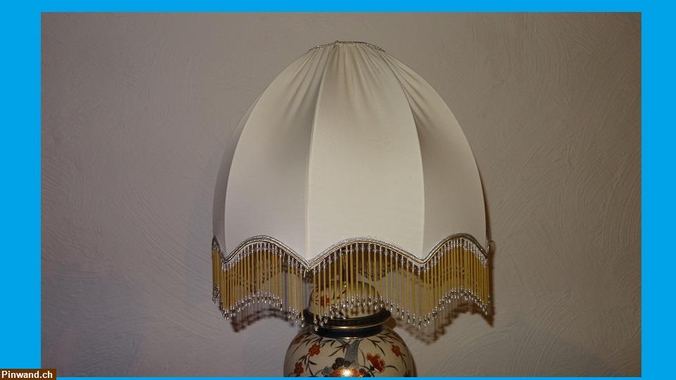 Bild 3: Tischlampen aus Keramik mit Vogel