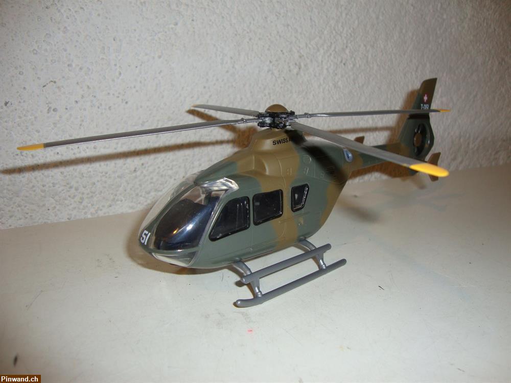 Bild 4: Modell Helikopter EC 635 Swiss Air Force zu verkaufen
