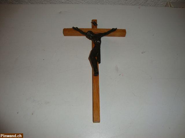 Bild 2: Kleines, altes Holzkreuz zu verkaufen