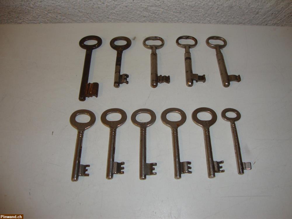 Bild 1: Lot ältere Schlüssel 11 Stück 7-9cm zu verkaufen