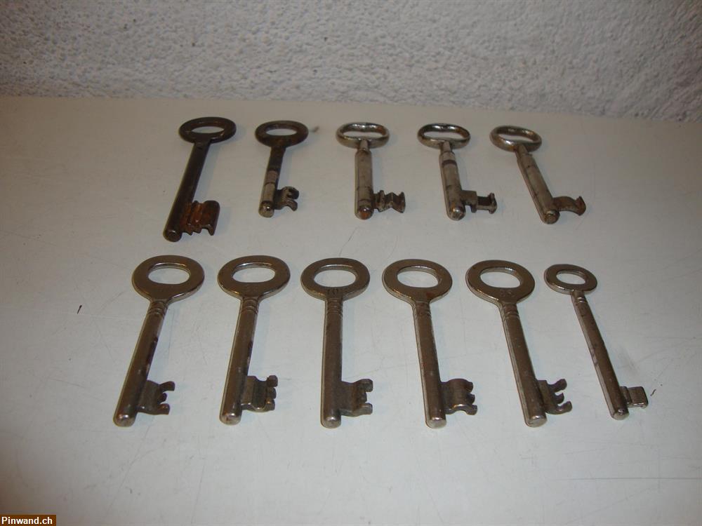 Bild 2: Lot ältere Schlüssel 11 Stück 7-9cm zu verkaufen