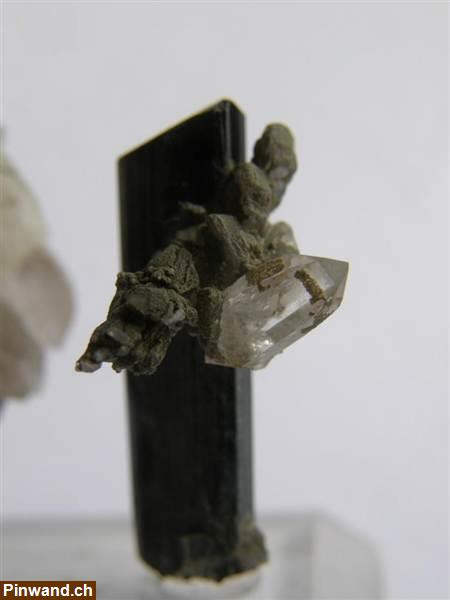 Bild 3: Schweizer Kristalle Mineralien Amethyst Turmalin Heilsteine aus dem Wallis