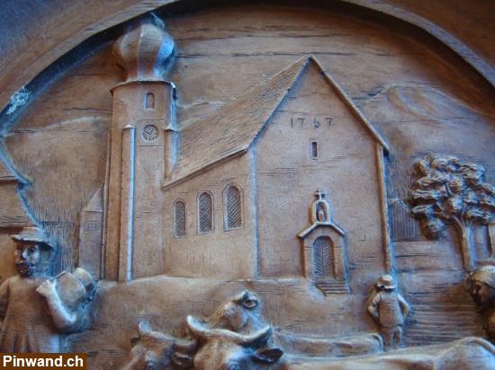 Bild 2: Holzteller geschnitzt, Alte Kirche Triesenberg