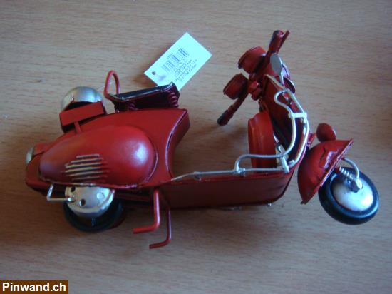 Bild 2: Blechmodell Vespa, rot