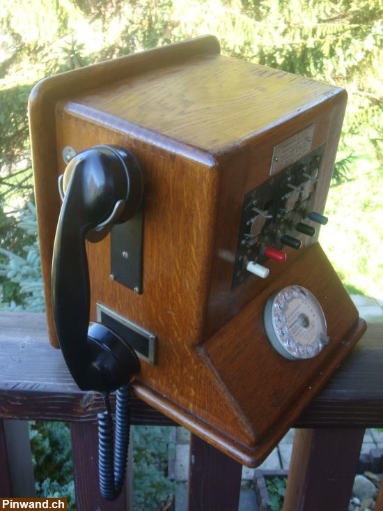 Bild 2: Antiker Telefonverbindungskasten / Telegrafenamt