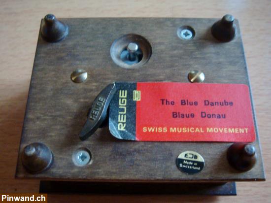 Bild 2: Reuge Musikdose Holz / Swiss Musical Movement