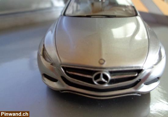 Bild 3: Mercedes-Benz F 800 Style 1:43 (No 135 von nur 200 Stk.)