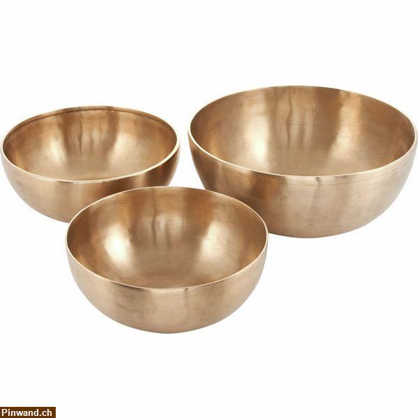 Bild 1: Yoga mit Klang, Montag und Mittwoch 10.15 - 11.15 Uhr, Yogalehrerin YCH/EYU