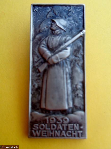 Bild 3: Soldatenweihnacht 1939 Abzeichen (Silber und Bronce)