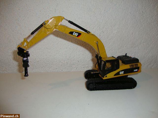 Bild 5: Caterpillar 330DL mit Abbruchschere