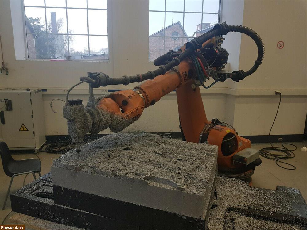 Bild 4: Kuka Roboter KR210 L150 Baujahr 2008