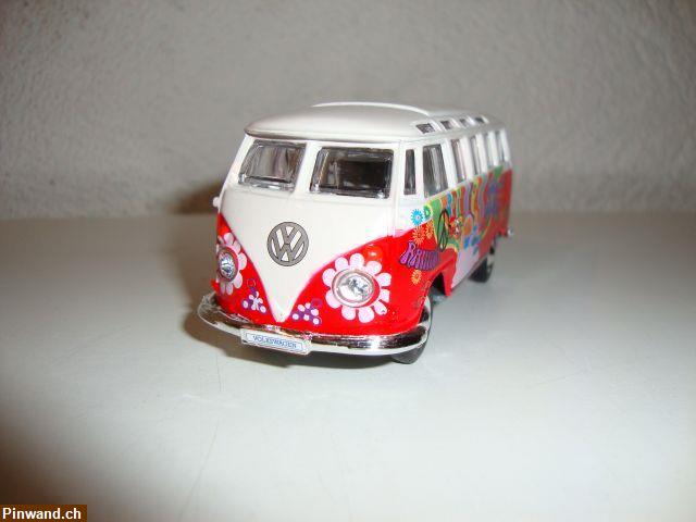 Bild 2: VW Bus Samba Hippie Line
