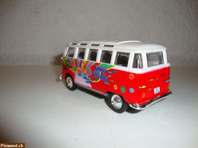 Bild 4: VW Bus Samba Hippie Line