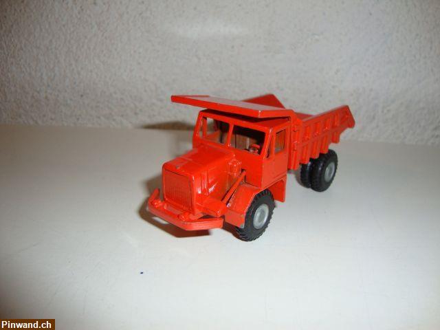 Bild 1: Joal Euclid Dumper Truck im Massstab 1:64 aus Metall