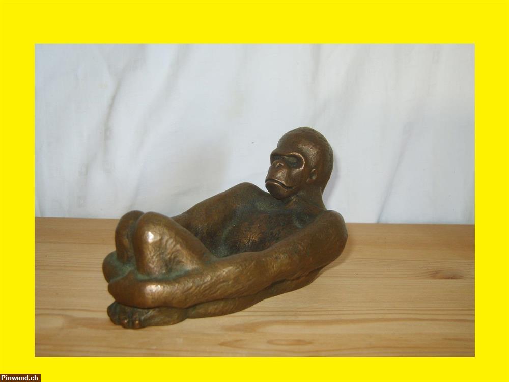 Bild 5: Gorilla Figur Bronzeskulptur