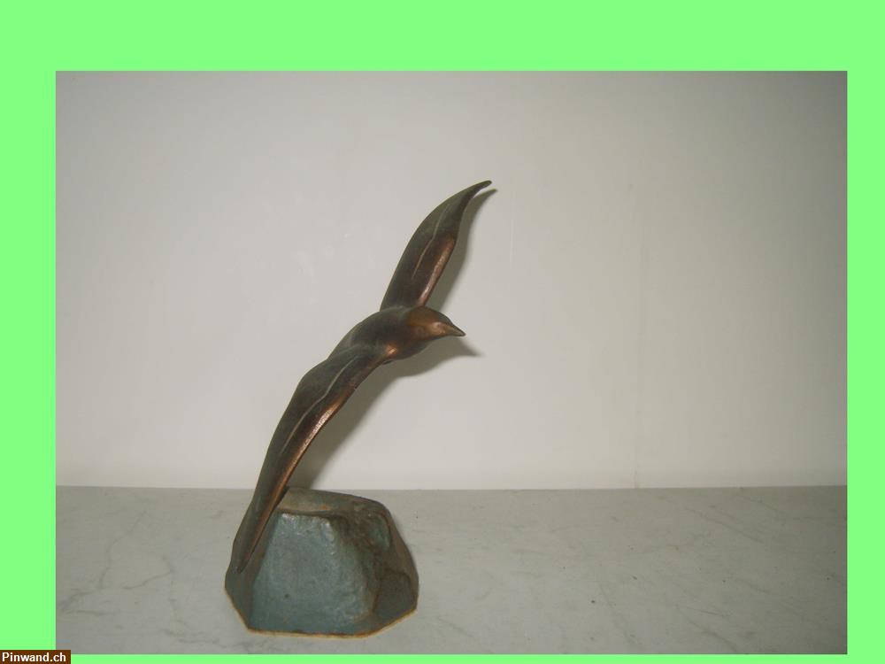 Bild 2: Bronzefigur Bronzefigur mit Metal Sockel