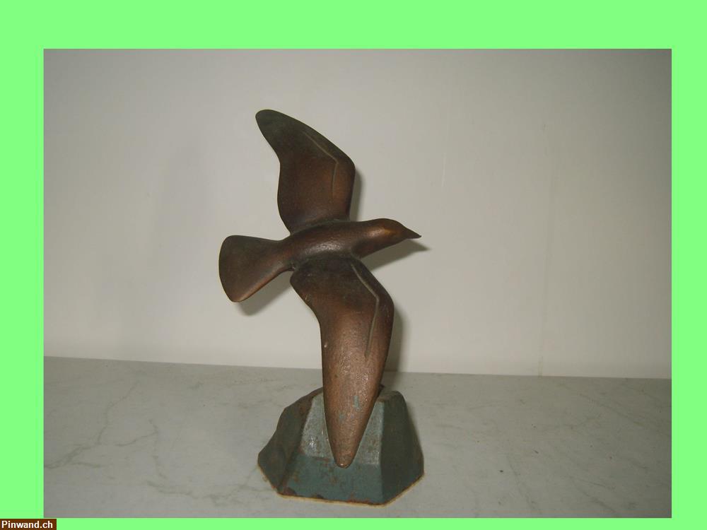 Bild 3: Bronzefigur Bronzefigur mit Metal Sockel