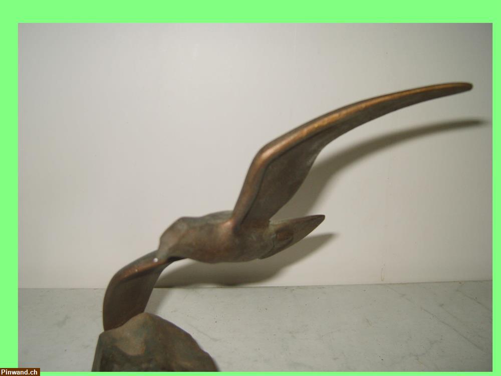 Bild 5: Bronzefigur Bronzefigur mit Metal Sockel