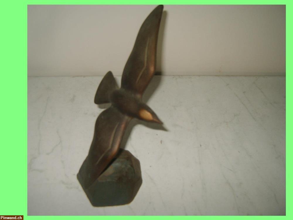 Bild 6: Bronzefigur Bronzefigur mit Metal Sockel