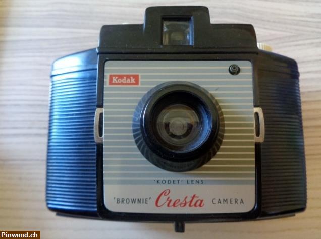 Bild 1: Fotokamera Kodak Brownie Cresta / Bakelitgehäuse