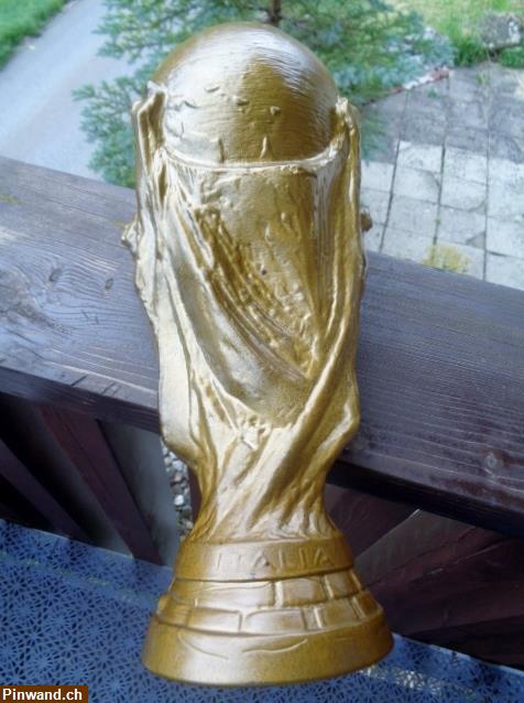 Bild 6: Fifa Weltcup Statue Italia 90 (Natürlich nicht das Original)