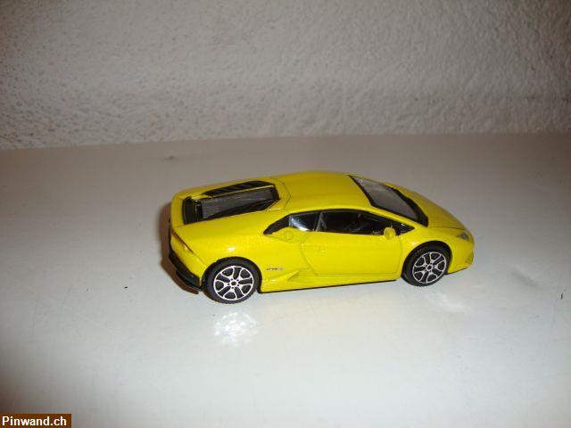 Bild 3: Lamborghini Huracan LP 610-4 aus Metall im Massstab 1:43