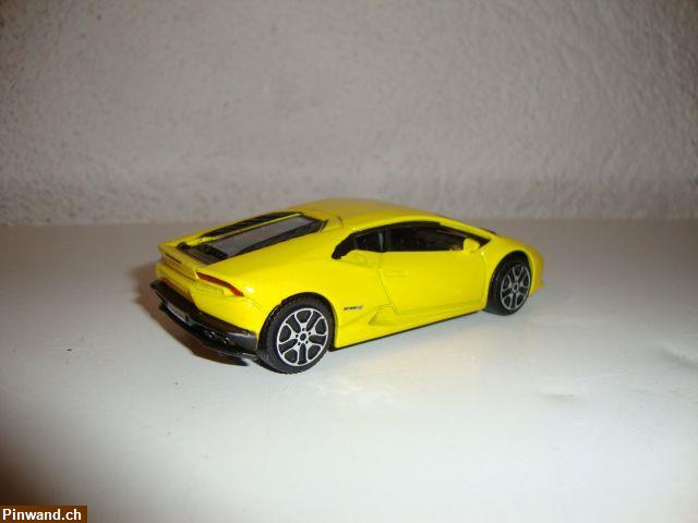 Bild 4: Lamborghini Huracan LP 610-4 aus Metall im Massstab 1:43