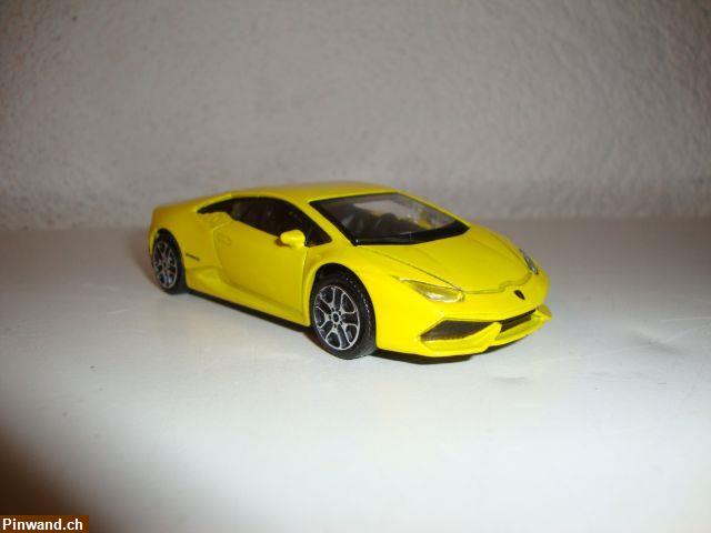 Bild 5: Lamborghini Huracan LP 610-4 aus Metall im Massstab 1:43