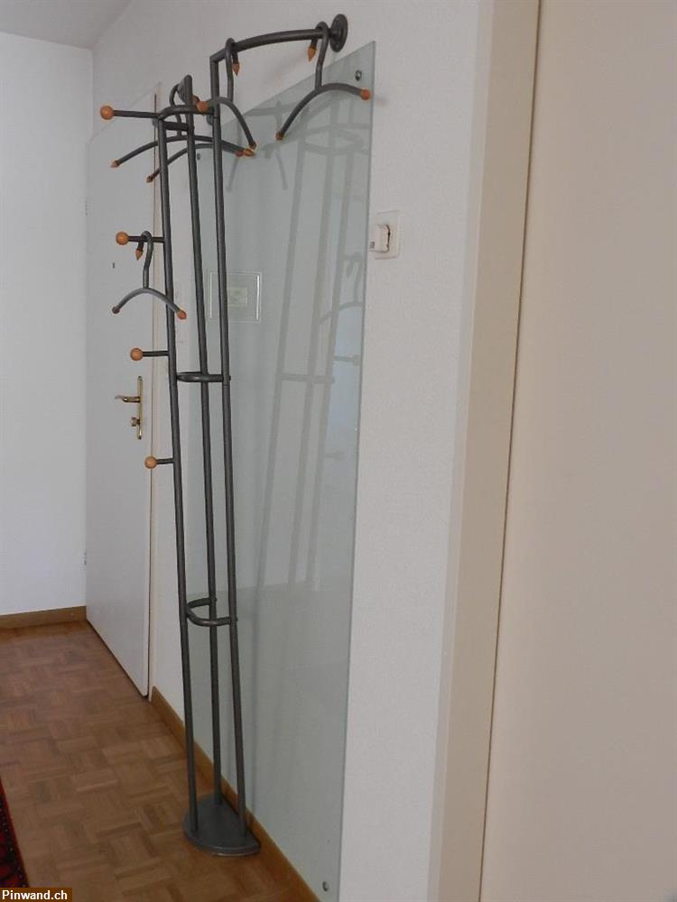 Bild 3: Garderobe Alu Leicht Metall Holz 6 Bügel Glasplatte satiniert