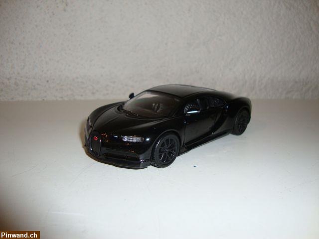 Bild 1: Bugatti Chiron aus Metall im Massstab 1:40 zu verkaufen