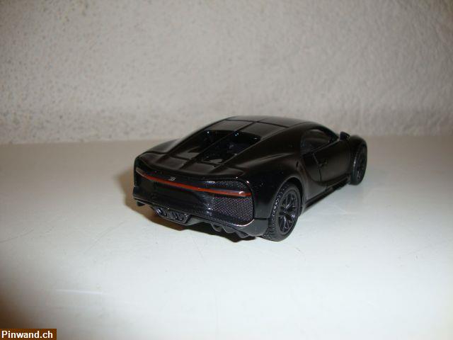 Bild 3: Bugatti Chiron aus Metall im Massstab 1:40 zu verkaufen