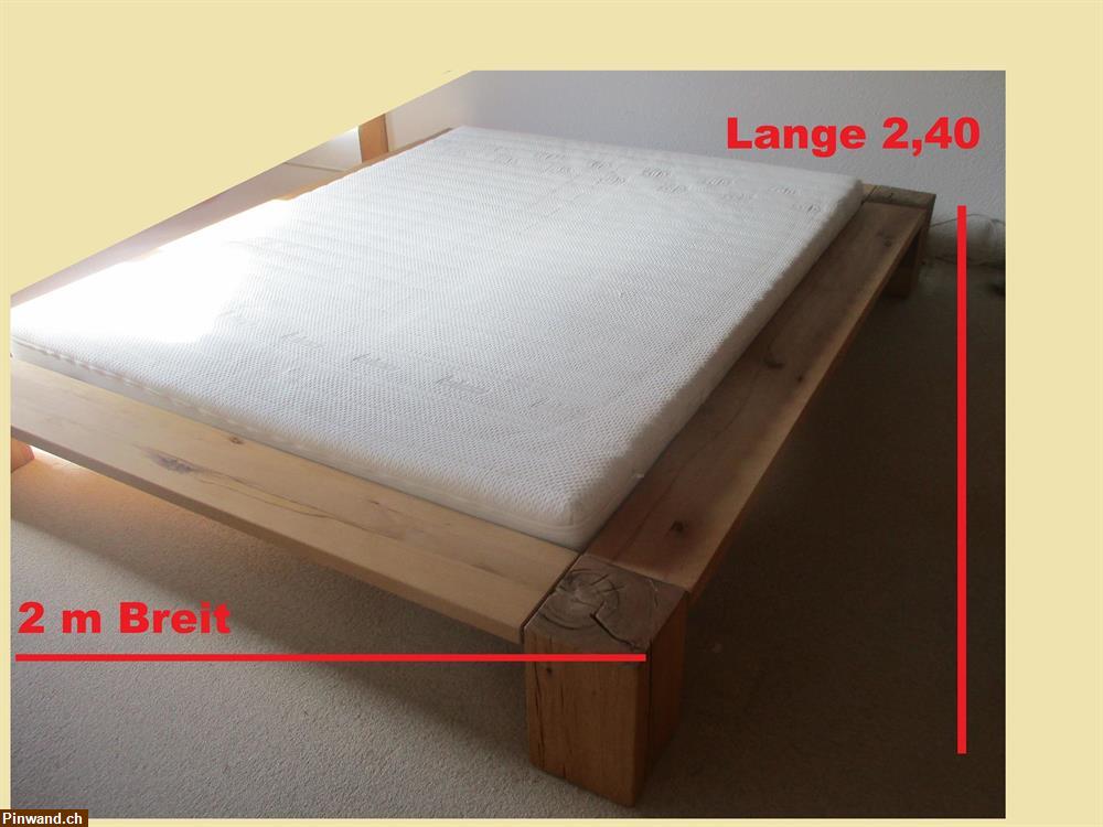 Bild 1: Massivholz Bettrahmen mit Lattenrost 2m X 2.40cm zu verkaufen
