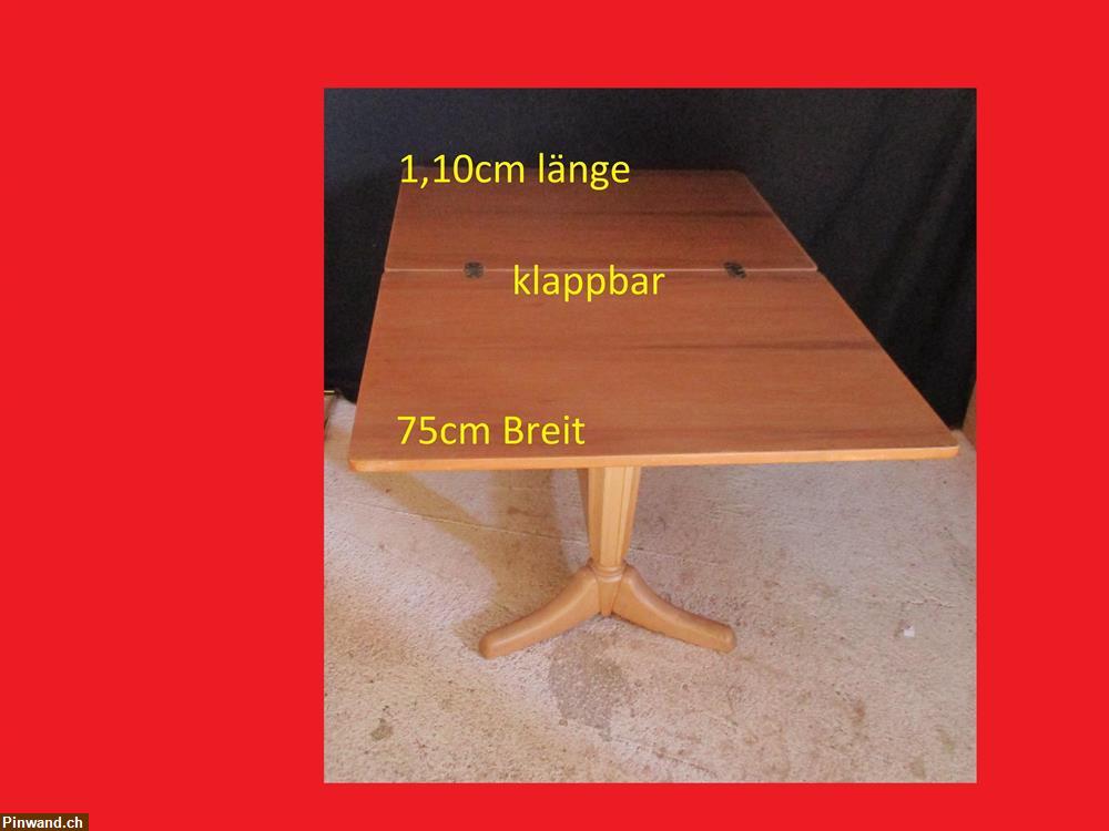 Bild 2: Tisch mit ausklappbarer Platte
