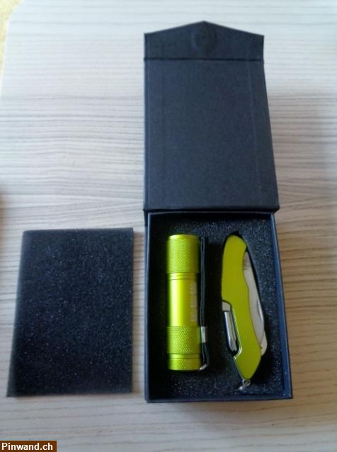 Bild 1: Set Messer + Taschenlampe in schöner Box zu verkaufen