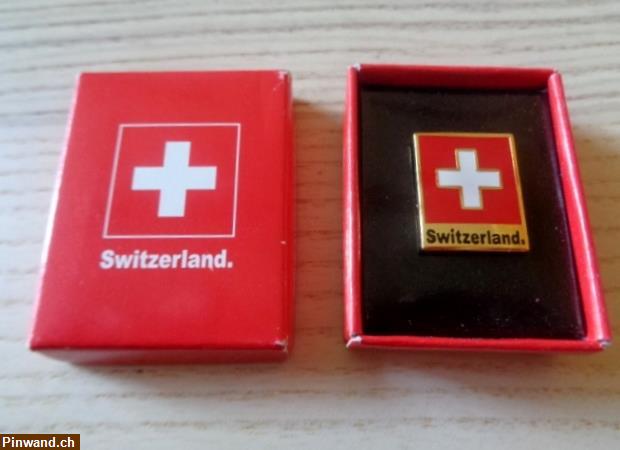 Bild 2: Switzerland Pin / Originalschachtel