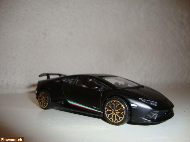 Bild 5: Lamborghini Huracan Performante aus Metall im Massstab 1:43