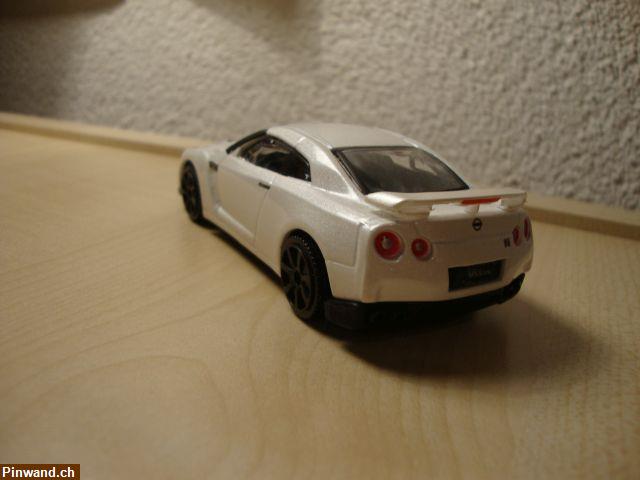 Bild 6: Nissan GT-R Automodell aus Metall im Massstab 1:43