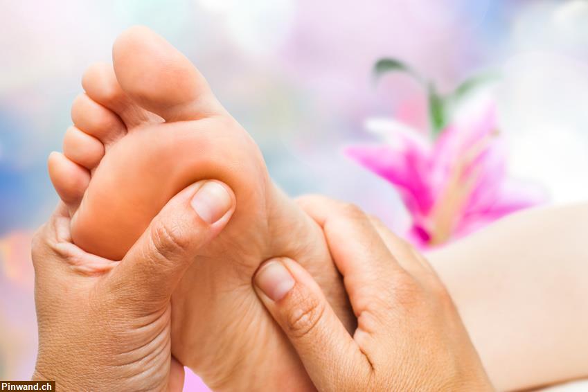 Bild 1: Fussreflexzonenmassage bei PRIZ Beauty