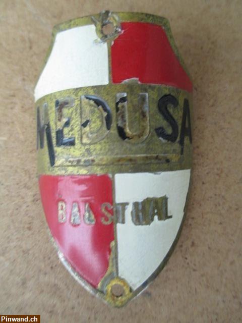 Bild 1: Medusa Velo Steuerkopf  CH  Schild Emblem