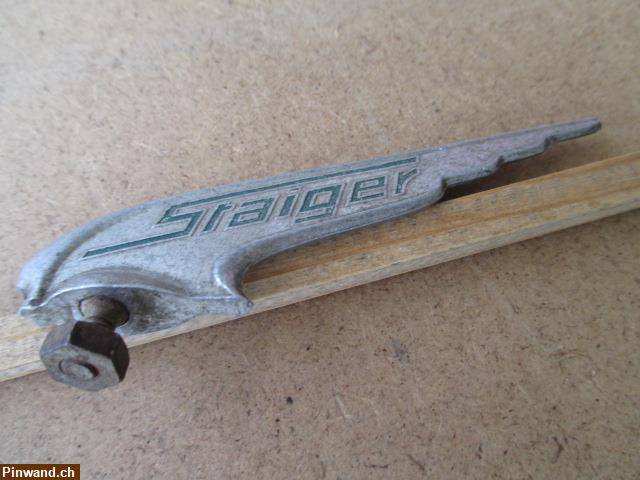 Bild 3: Original Fahrrad Schutzblech Staiger Emblem, ca. 1940