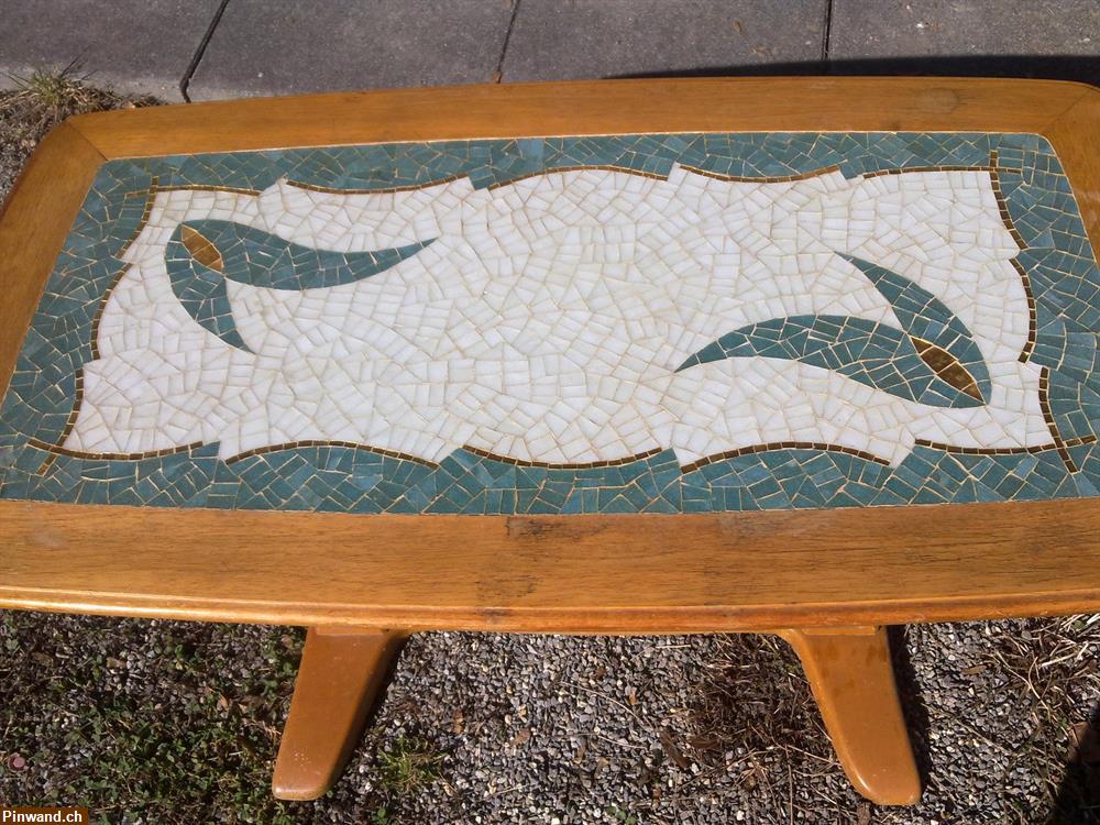 Bild 1: Salontisch aus Massivholz mit Mosaiksteinen zu verkaufen