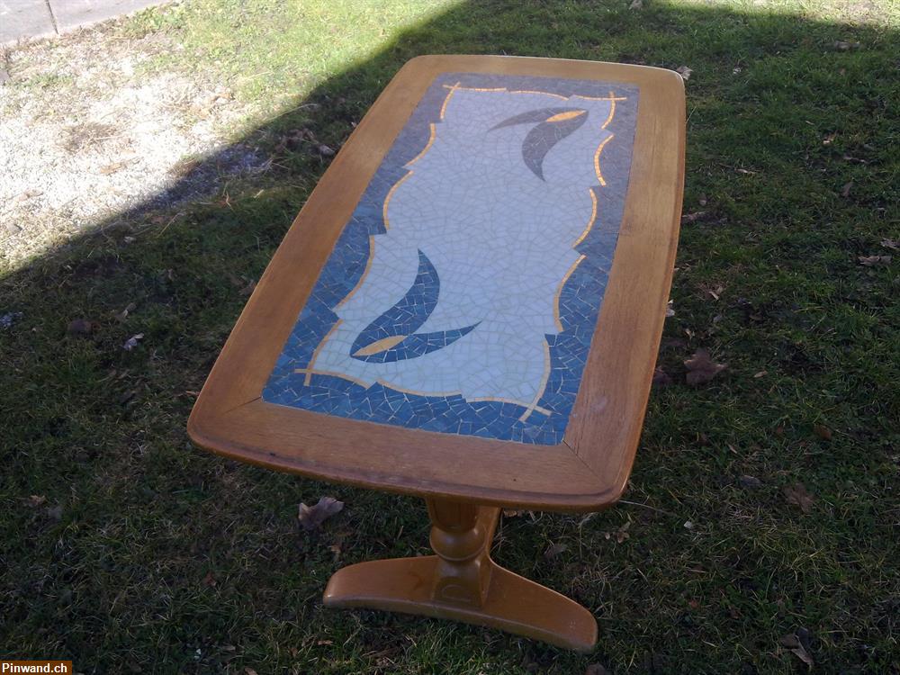 Bild 3: Salontisch aus Massivholz mit Mosaiksteinen zu verkaufen
